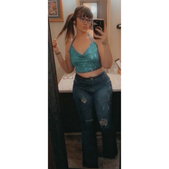 Your friendly seller, Emiley! - Picture 7 of 11